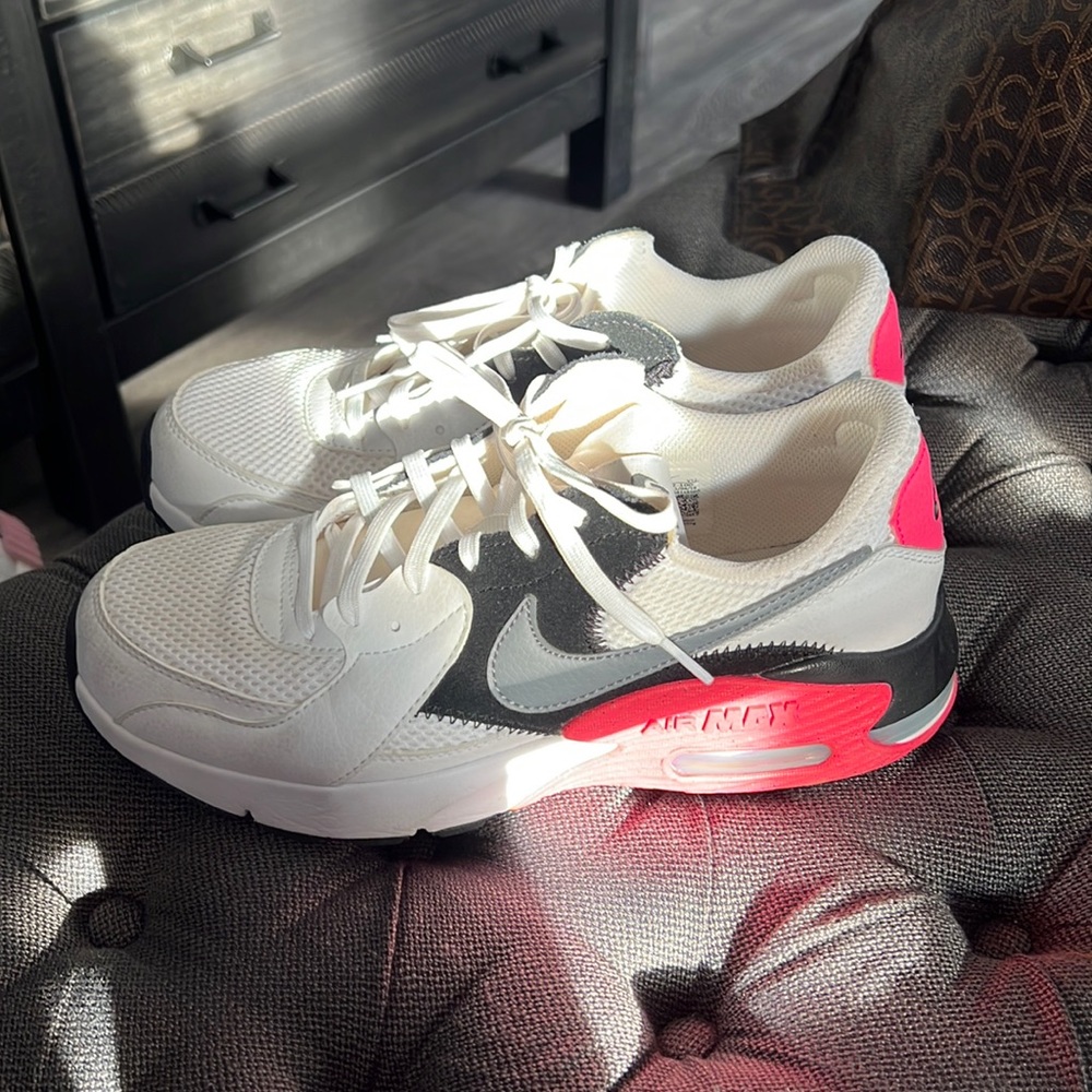 Nike Air Max Women’s 8